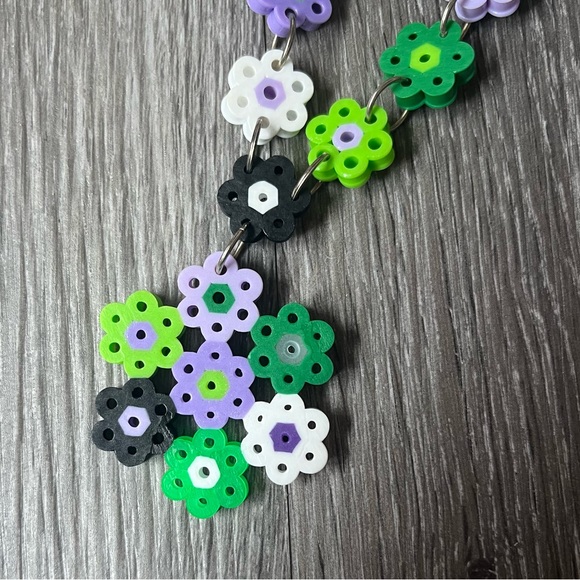 Anna Sui daisy chains necklace - Picture 2 of 3